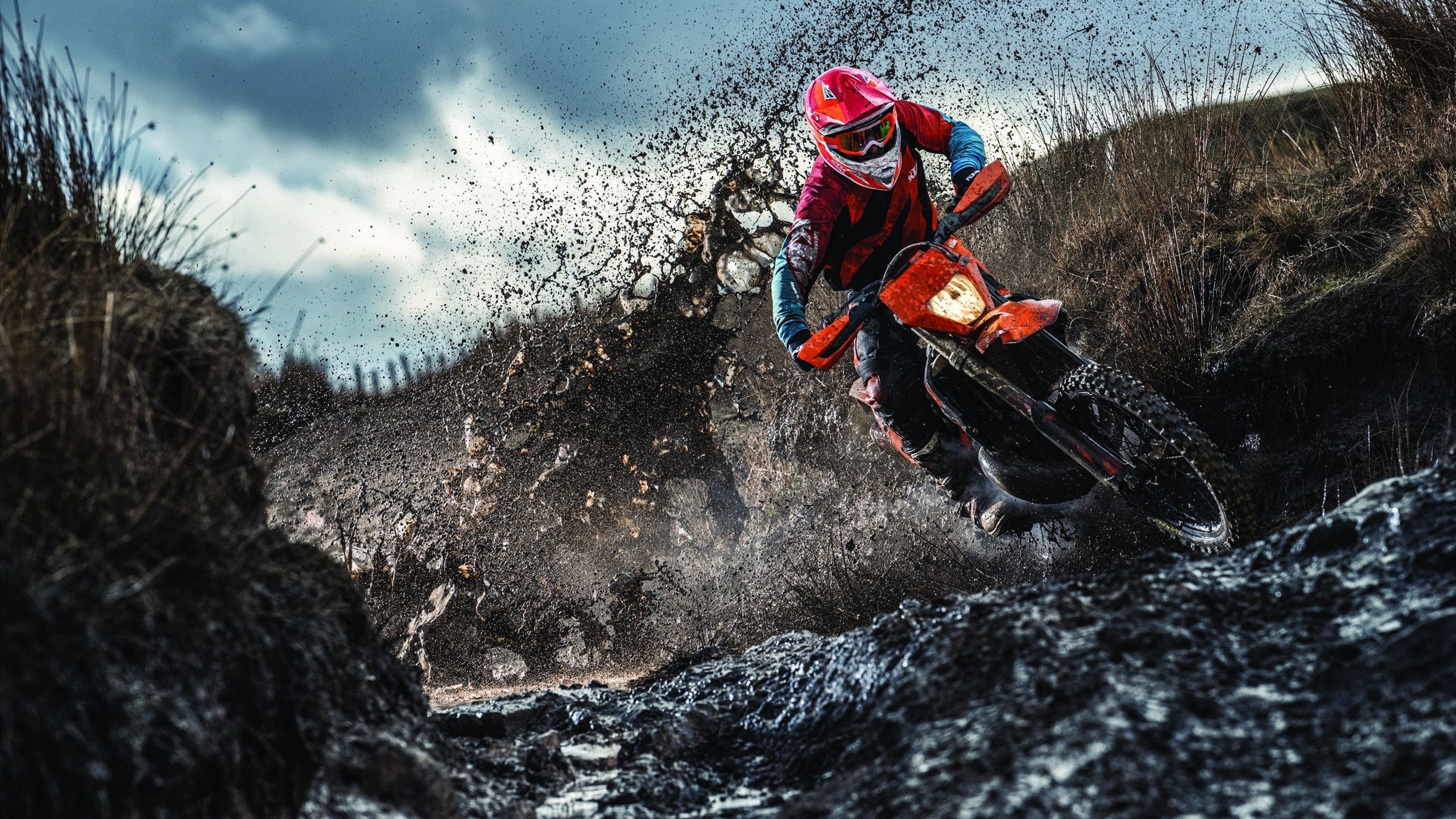 拉恩：凭借出色的反应能力，他在全黑队的外线攻击中表现不凡，拉恩足球俱乐部