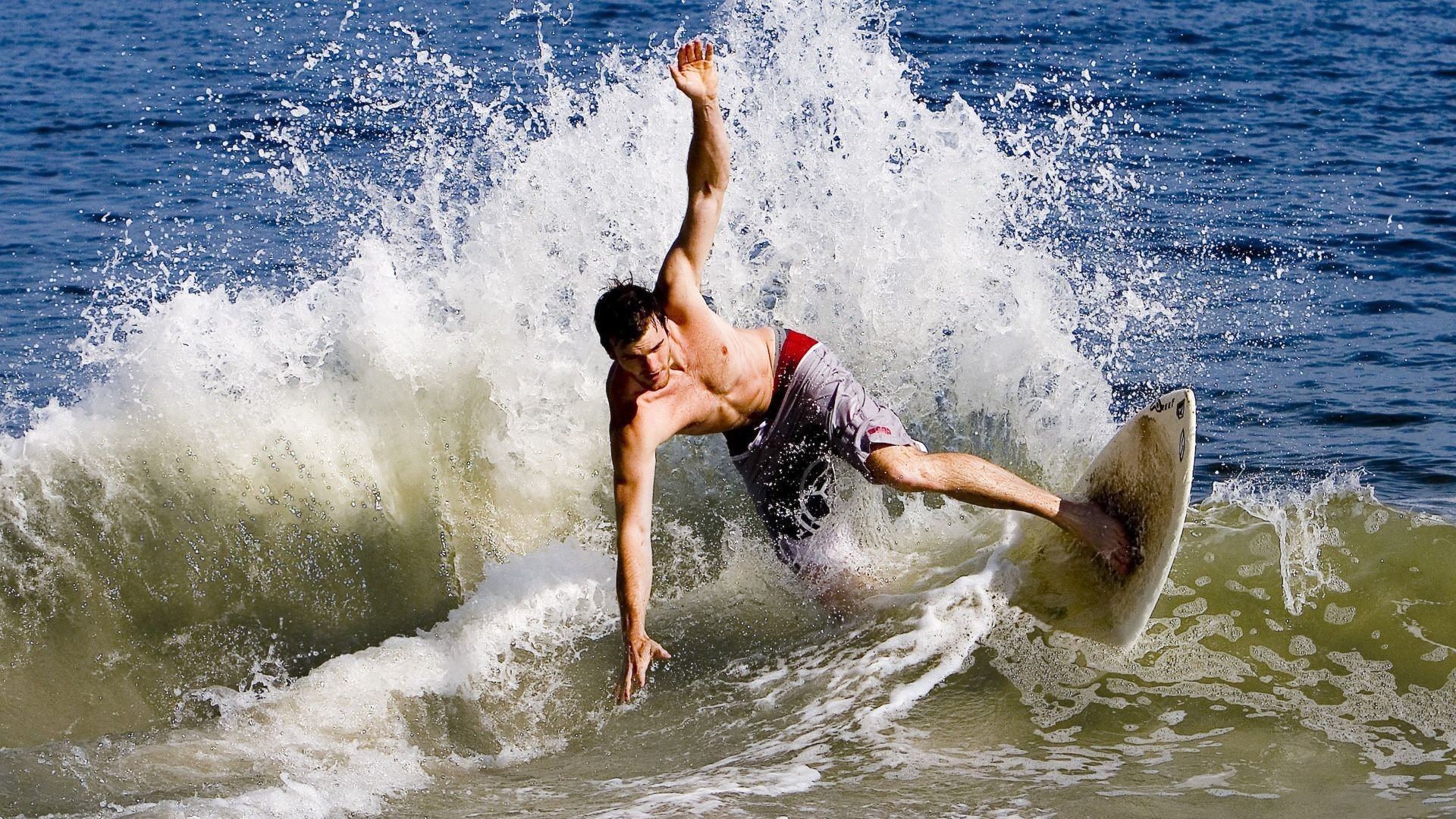 38岁的克雷莫内塞前锋瓦尔迪攻破尤文图斯的大门!,克瓦迪尔人